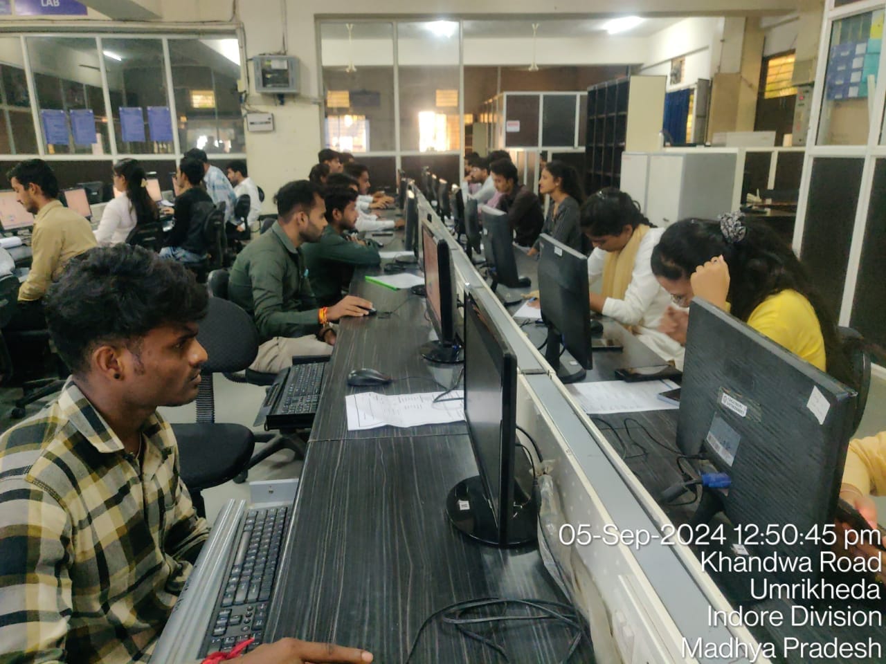 Opportunity for students to engage in recruitment and career discussions.